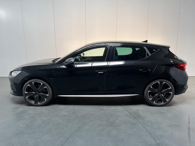 Cupra Leon 1.4 e-Hybrid VZ Performance / 245 PK/ AUTOMAAT/ FULL LINK/ PARK. SENSOREN + CAMERA/ SUPER SPORT STUUR/ KEYLESS/ 19" LMV