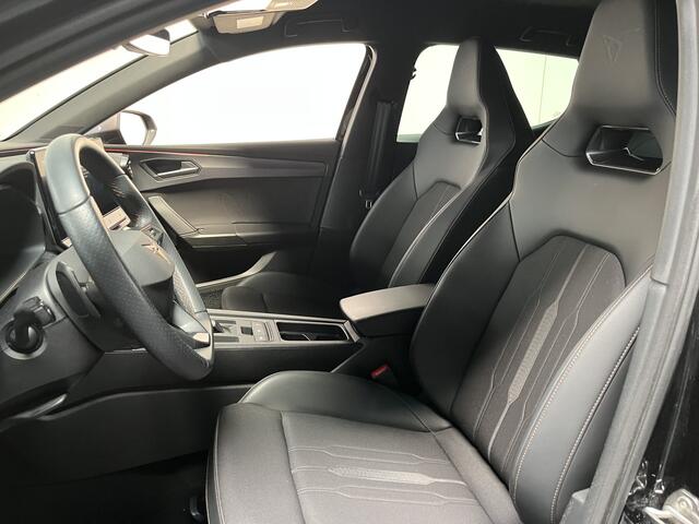 Cupra Leon 1.4 e-Hybrid VZ Performance / 245 PK/ AUTOMAAT/ FULL LINK/ PARK. SENSOREN + CAMERA/ SUPER SPORT STUUR/ KEYLESS/ 19" LMV