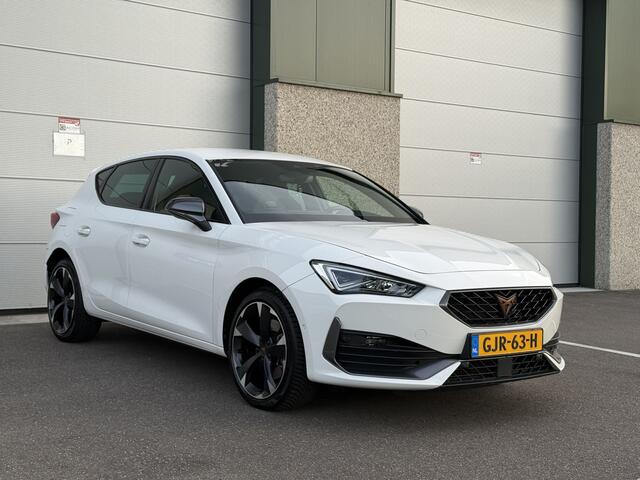 Cupra Leon Sport 1.4 e-Hybrid VZ Adrenaline Camera Sfeerv Carplay Nav Keyless Autom/Grootlicht