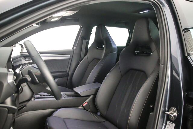 Cupra Leon Sportstourer Business 1.4 TSI e-Hybrid 204pk DSG Automaat Adaptive cruise control, Navigatie, Stuurwiel verwarmd, Parkeersensor achter, LED koplampen