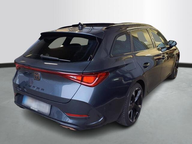 Cupra Leon Sportstourer 1.4 TSI eHybrid 204pk PHEV VZ Adrenaline / Panoramadak / Safe & Driving XL / Navigatie / Wordt Verwacht