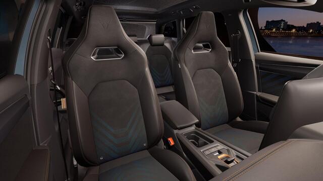 Cupra Leon Sportstourer 1.5 TSI e-Hybrid 204 6DSG Business | Achteruitrijcamera | Digitaal instrumentenpaneel (Virtual Cockpit) | Draadloze Apple CarPlay(TM), Android Auto(TM)