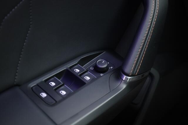 Cupra Leon Sportstourer 1.4 e-Hybrid | Adapt. Cruise | Camera | Apple CarPlay | Stoel- Stuurverw. | Keyless