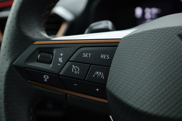 Cupra Leon Sportstourer 1.4 e-Hybrid | Adapt. Cruise | Camera | Apple CarPlay | Stoel- Stuurverw. | Keyless