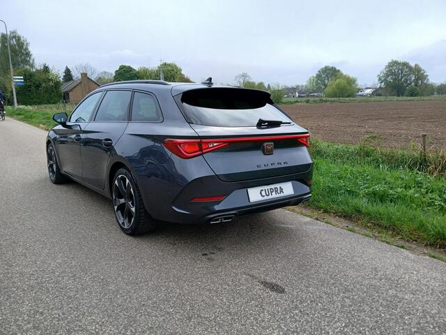 Cupra Leon Sportstourer 1.5 eTSI Business Edition Plus DSG-7 + Electr. uitklapb. Trekhaak.