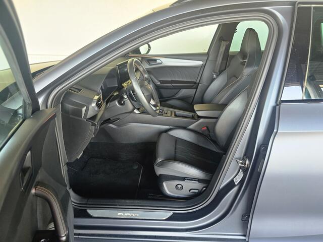 Cupra Leon Sportstourer 1.4 e-Hybrid VZ Copper Edition / Dealer Onderhouden / Pano Dak / Stoel-/Stuurverwarming