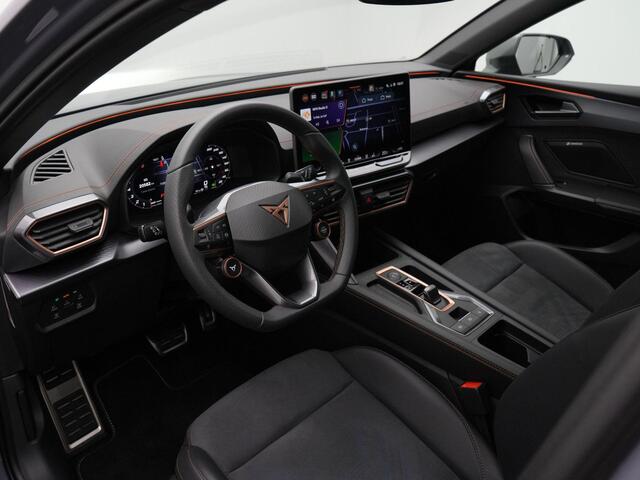 Cupra Leon Sportstourer 1.5 TSI e-Hybrid 272 pk DSG VZ Performance | Trekhaak | Leder/alcantara | Geheugenstoel | Matrix LED | Sennheiser | Adaptief sportonderstel