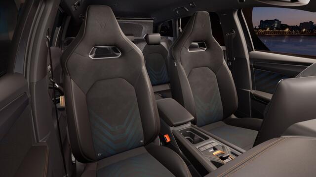 Cupra Leon Sportstourer 1.5 TSI e-Hybrid 204 6DSG Business | Achteruitrijcamera | Digitaal instrumentenpaneel (Virtual Cockpit) | Draadloze Apple CarPlay(TM), Android Auto(TM)
