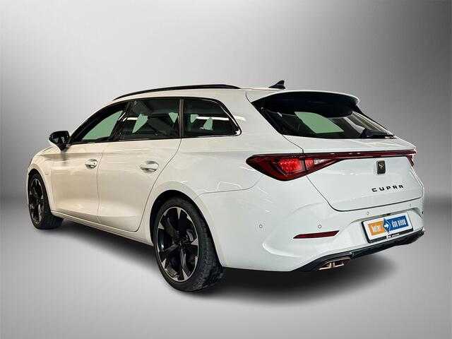 Cupra Leon Sportstourer 1.4 204pk e-Hybrid / Apple CarPlay, Android Auto / Achteruitrijcamera / Cruise Control /