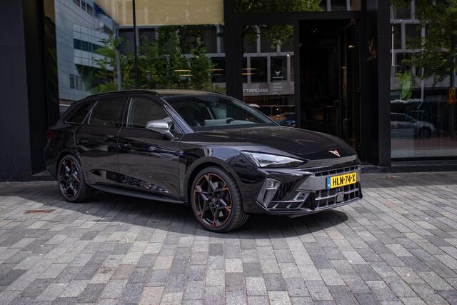 Cupra Leon Sportstourer 1.5 TSI e-Hybrid VZ Performance | Sennheiser Audio | Lederen bekleding | Matrix LED | Achteruitrijcamera | Dodehoek sensor | Adapt. cruise control