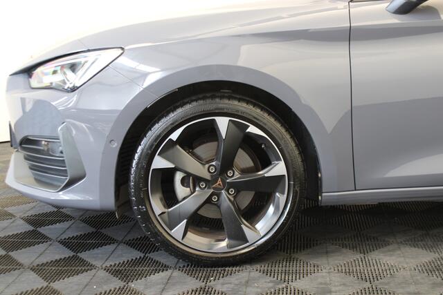 Cupra Leon Sportstourer 1.5 eTSI Business Edition |Pano|Camera|ACC| *Pinksteren Geopend*
