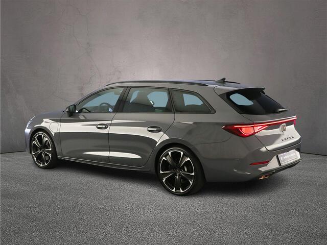Cupra Leon Sportstourer VZ Adrenaline 1.4 TSI e-Hybrid 245pk DSG Automaat Trekhaak, Adaptive cruise control, Elektrische achterklep, Achteruitrijcamera, Navigatie, Stuurwiel verwarmd