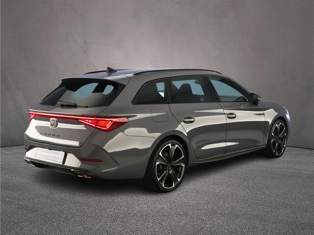 Cupra Leon Sportstourer VZ Adrenaline 1.4 TSI e-Hybrid 245pk DSG Automaat Trekhaak, Adaptive cruise control, Elektrische achterklep, Achteruitrijcamera, Navigatie, Stuurwiel verwarmd