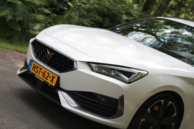 Cupra Leon Sportstourer 1.4 e-Hybrid VZ Business | Trekhaak | Camera | Carplay