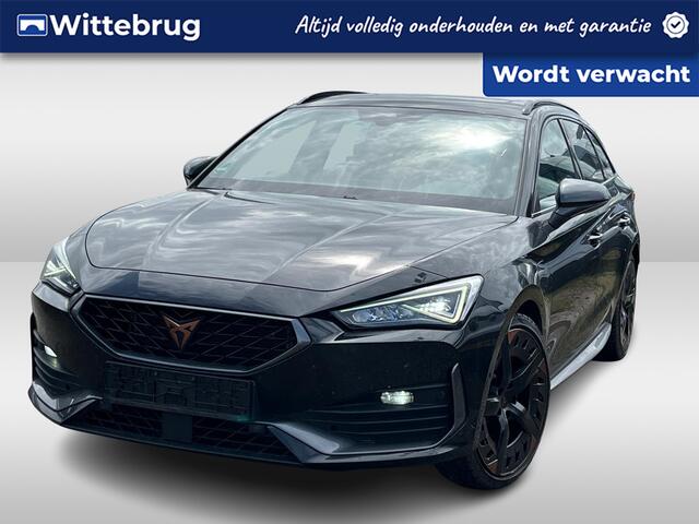 Cupra Leon Sportstourer 1.4 e-Hybrid 245pk DSG VZ Performance / Panoramadak / Kuipstoelen / 19" LMV / Navigatie / Camera / Keyless / Stuur en Stoelverwarming / Voorruit Verwarming / Dode Hoek / Elek. Achterklep / Dynamic Chassis Control / Adaptive Cruis