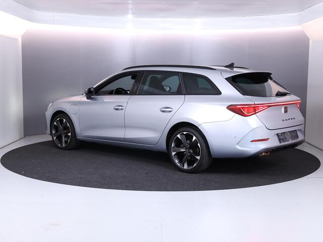 Cupra Leon Sportstourer 1.4 e-Hybrid Business 204 pk Automaat | Navigatie | Parkeersensoren (Park assist) | Achteruitrijcamera | LED koplampen | Autom. airco (3 zones) | Stoelverwarming |