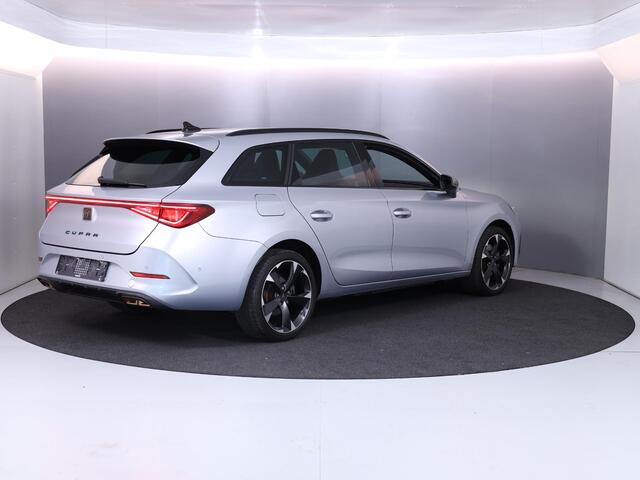 Cupra Leon Sportstourer 1.4 e-Hybrid Business 204 pk Automaat | Navigatie | Parkeersensoren (Park assist) | Achteruitrijcamera | LED koplampen | Autom. airco (3 zones) | Stoelverwarming |