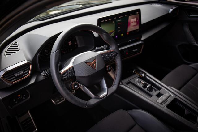 Cupra Leon Sportstourer 1.4 e-Hybrid Business , Sfeerverlichting, Stuur/stoelverwarming, Lane assist,