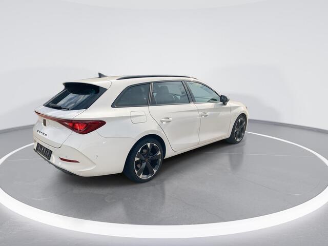 Cupra Leon Sportstourer 1.4e-Hybrid 150kW/204PK VZ DSG · Navigatie · Camera + Parkeersensoren · Keyless