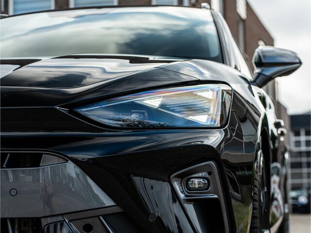 Cupra Leon Sportstourer 1.5 TSI e-Hybrid Essential 18 INCH CAMERA BLACK OPTIC LED STOEL EN STUURWIELVERW