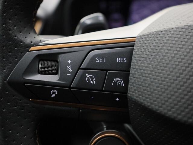 Cupra Leon Sportstourer 1.4e-Hybrid 180kW/245PK VZ DSG · Camera + Parkeersensoren · Leder/stof · Trekhaak · Garantie tot april 2027 of 90000km.