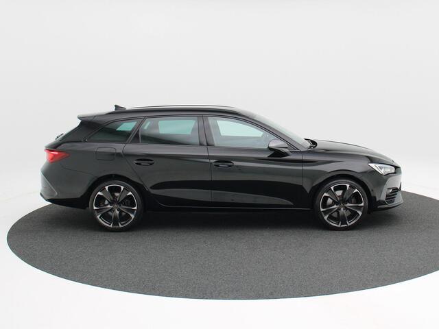 Cupra Leon Sportstourer 1.4 245 Pk Automaat e-Hybrid VZ Adrenaline | Full LED | Camera | Carplay | Adaptive Cruise | Elektrische Achterklep | Sensoren | Climate Control | 19 Inch