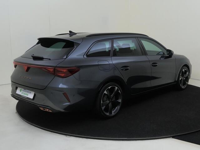 Cupra Leon Sportstourer 1.5 TSI e-Hybrid Business | Parkeerasisstent | Keyless | Stoel- en stuurwielverwarming | Achteruitrijcamera | Navigatie | 3-zone airco | Dodehoek detectie |
