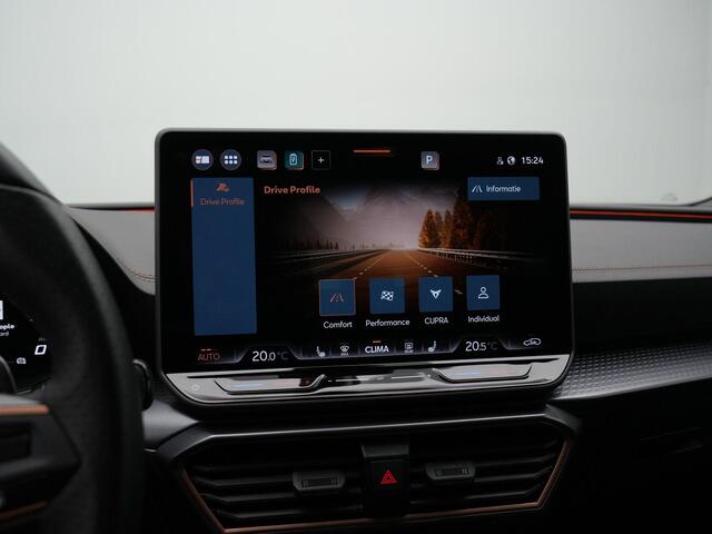 Cupra Leon Sportstourer 1.5 TSI e-Hybrid 272 pk VZ Performance | Trekhaak | Adaptieve onderstelregeling (DCC) | Kuipstoelen | CUPRA-stuur met startknop | Sennheiser geluid | Achteruitrijcamera | 19 inch