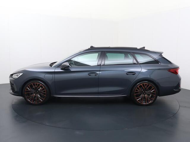 Cupra Leon Sportstourer 1.4 e-Hybrid VZ Copper Edition | 245 PK | SoH 100% | Panoramadak | Keyless | Achterklep elektrisch | Stoelverwarming | Virtual Cockpit |
