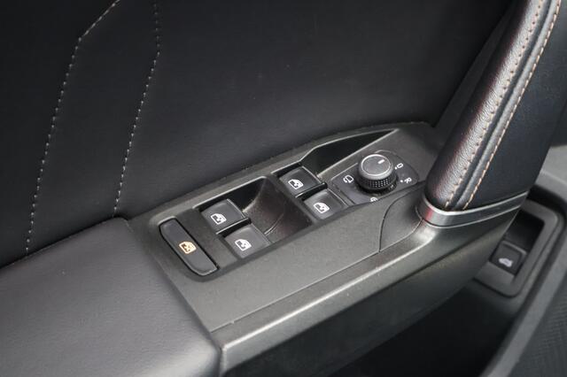 Cupra Leon Sportstourer 1.4 e-Hybrid Copper VZ Performance | Panoramadak | Sportstoel