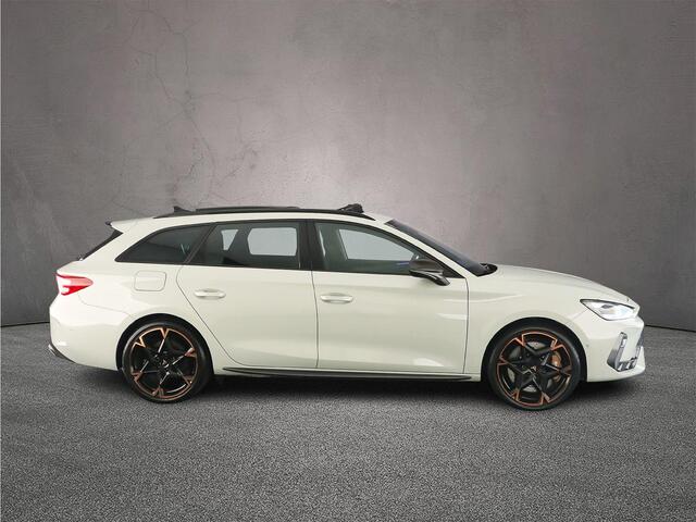 Cupra Leon Sportstourer VZ Extreme 1.5 TSI e-Hybrid 272pk DSG Automaat Panoramadak, Adaptive cruise control, Sennheiser audio, Achteruitrijcamera, Elektrische achterklep