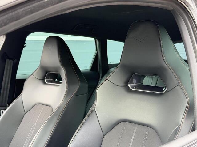 Cupra Leon Sportstourer 1.4 e-Hybrid VZ Adrenaline | Keyless | Sfeer | Camera | Navi | Stuur- stoelverwarming | DCC | ACC