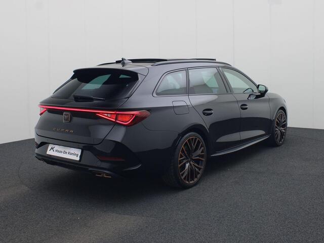 Cupra Leon Sportstourer 1.4e-Hybrid 180kW/245PK VZ DSG · Panoramadak · Leder/stof · Apple/Android Car Play ·