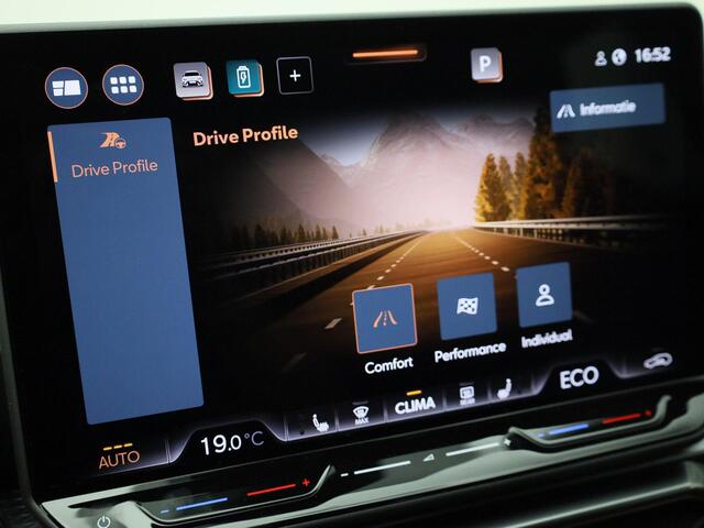 Cupra Leon Sportstourer 1.5 TSIe-Hybrid 150kW/204PK DSG · Apple/Android Car Play · Camera + Parkeersensoren · LED · Garantie tot 10-07-2028 of 90000km.