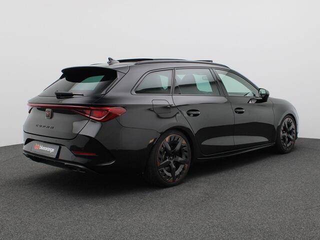 Cupra Leon Sportstourer 1.4 e-Hybrid VZ Black Edition 245PK DSG Pano-schuifdak, SOH 91%, leder, achteruitrijcamera, supersportstuur, elek. stoel, virtual pedal, stuur/stoelverwarming, keyless, 19'' lichtmetaal