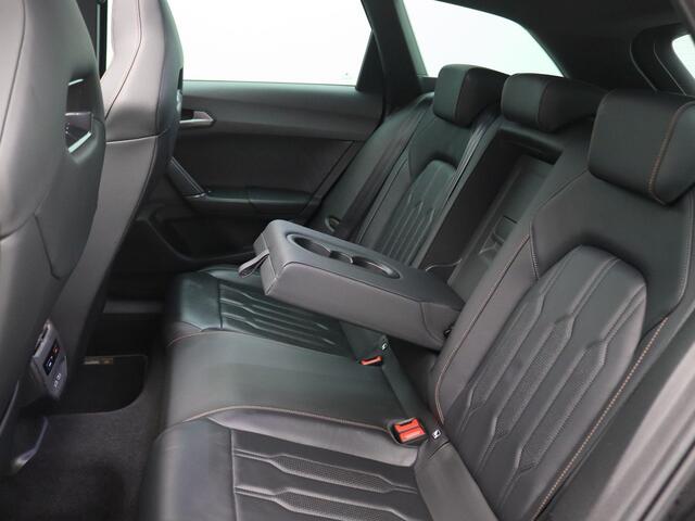 Cupra Leon Sportstourer 1.4 e-Hybrid VZ Black Edition 245PK DSG Pano-schuifdak, SOH 91%, leder, achteruitrijcamera, supersportstuur, elek. stoel, virtual pedal, stuur/stoelverwarming, keyless, 19'' lichtmetaal