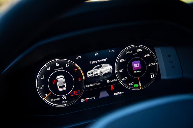 Cupra Leon Sportstourer 1.5 eTSI Business Edition , Trekhaak, Achteruitrijcamera, Apple Carplay/Android