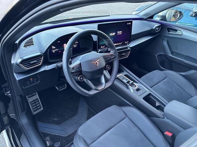 Cupra Leon Sportstourer 1.5 TSI e-Hybrid VZ Performance 272PK l Wegklapbare trekhaak l 19" Polar Copper l Intelligent Drive