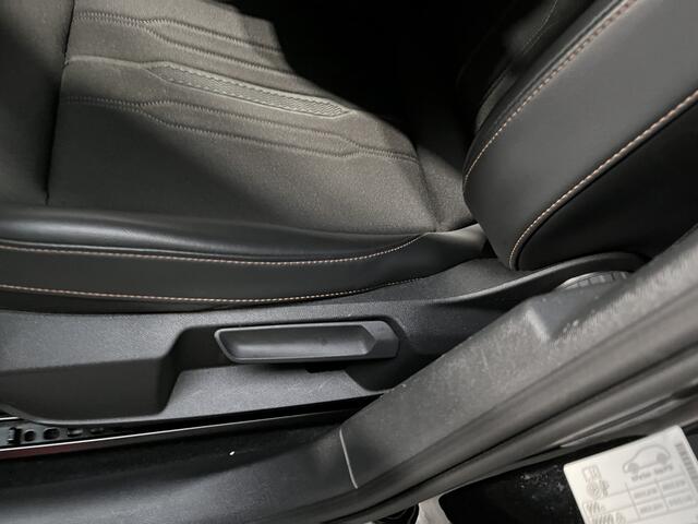 Cupra Leon Sportstourer 1.4 e-Hybrid Performance / AUTOMAAT/ DIGITAL DASH/ ADAPT. CRUISE/ RIJ-MODI/ FULL LINK/ PARK. SENSOREN + CAMERA/ NAVI/ DAB/ LED