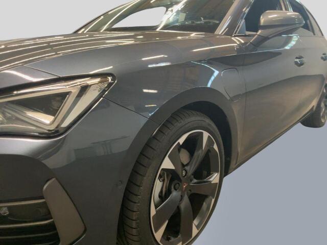 Cupra Leon Sportstourer 1.4 e-Hybrid Business PHEV | Achteruitrijcamera | Navgatie | Climate control | Stoel-Stuurverwarming | 18" lichtmetalen velgen