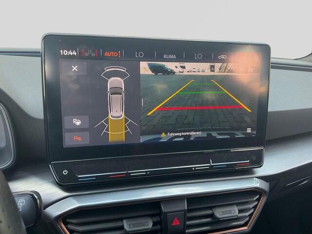 Cupra Leon Sportstourer 1.4 e-Hybrid Business PHEV | Achteruitrijcamera | Navgatie | Climate control | Stoel-Stuurverwarming | 18" lichtmetalen velgen