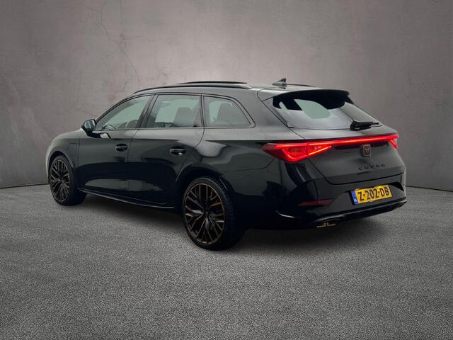 Cupra Leon Sportstourer 245 1.4 TSI e-Hybrid 245pk DSG Automaat Panoramadak, Achteruitrijcamera, Adaptive cruise control, Elektrische achterklep, Navigatie, Stoelverwarming