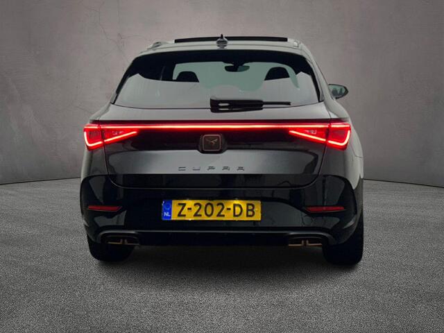 Cupra Leon Sportstourer 245 1.4 TSI e-Hybrid 245pk DSG Automaat Panoramadak, Achteruitrijcamera, Adaptive cruise control, Elektrische achterklep, Navigatie, Stoelverwarming