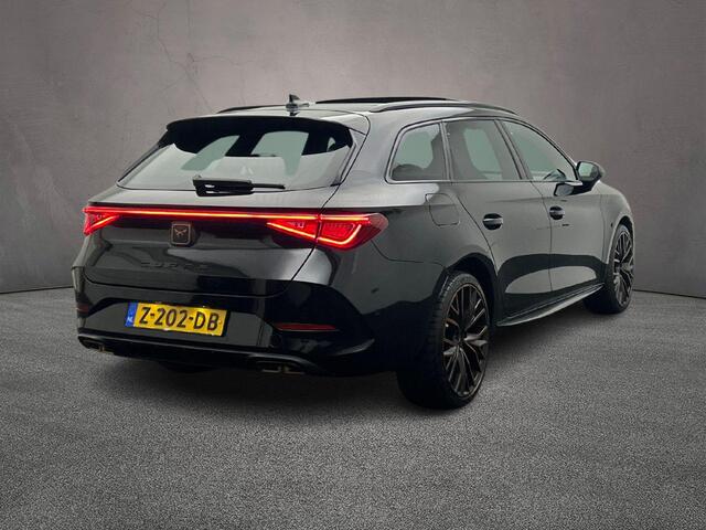 Cupra Leon Sportstourer 245 1.4 TSI e-Hybrid 245pk DSG Automaat Panoramadak, Achteruitrijcamera, Adaptive cruise control, Elektrische achterklep, Navigatie, Stoelverwarming