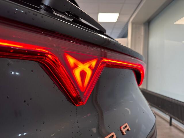 Cupra Leon Sportstourer 1.5 eTSI 150pk Business Edition Adaptive Cruise Control | Verwarmbare voorstoelen | Dodehoeksensor