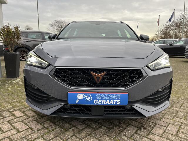 Cupra Leon Sportstourer 1.4 e-Hybrid VZ Copper Edition | 19"LM-Velgen, AppleCarplay/AndroidAuto, Camera en parkeersensoren V+A, Keyless go, Virtual cockpit