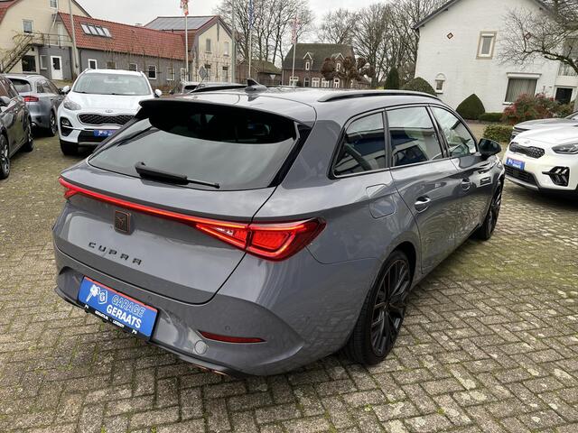 Cupra Leon Sportstourer 1.4 e-Hybrid VZ Copper Edition | 19"LM-Velgen, AppleCarplay/AndroidAuto, Camera en parkeersensoren V+A, Keyless go, Virtual cockpit