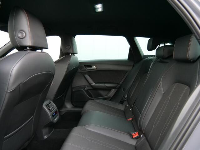 Cupra Leon Sportstourer 1.5 TSI e-Hybrid Business 204 Pk DSG-6 Automaat Navigatie / Camera / DAB / Apple Carplay / Stoelverwarming