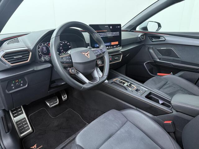 Cupra Leon Sportstourer 1.5 TSI e-Hybrid VZ Performance | 272 PK | SoH 94% | Panoramadak | Matrix LED koplampen | Adaptive cruise control | Apple Carplay/Android Auto |