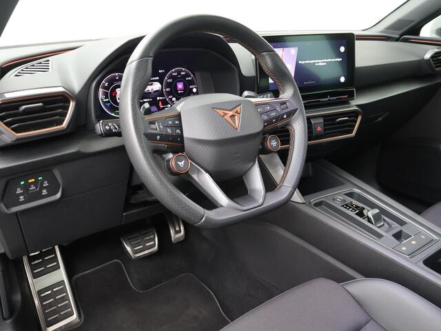 Cupra Leon Sportstourer 1.4 e-Hybrid VZ Performance | 245 PK | SoH 97% | Panoramadak | Elek. achterklep | Adaptive cruise control |